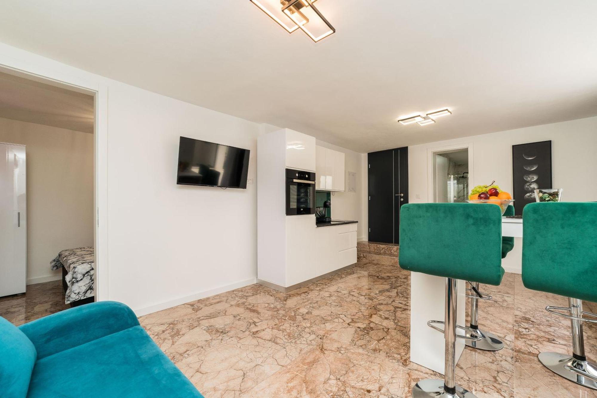 Apartament House Dominik *