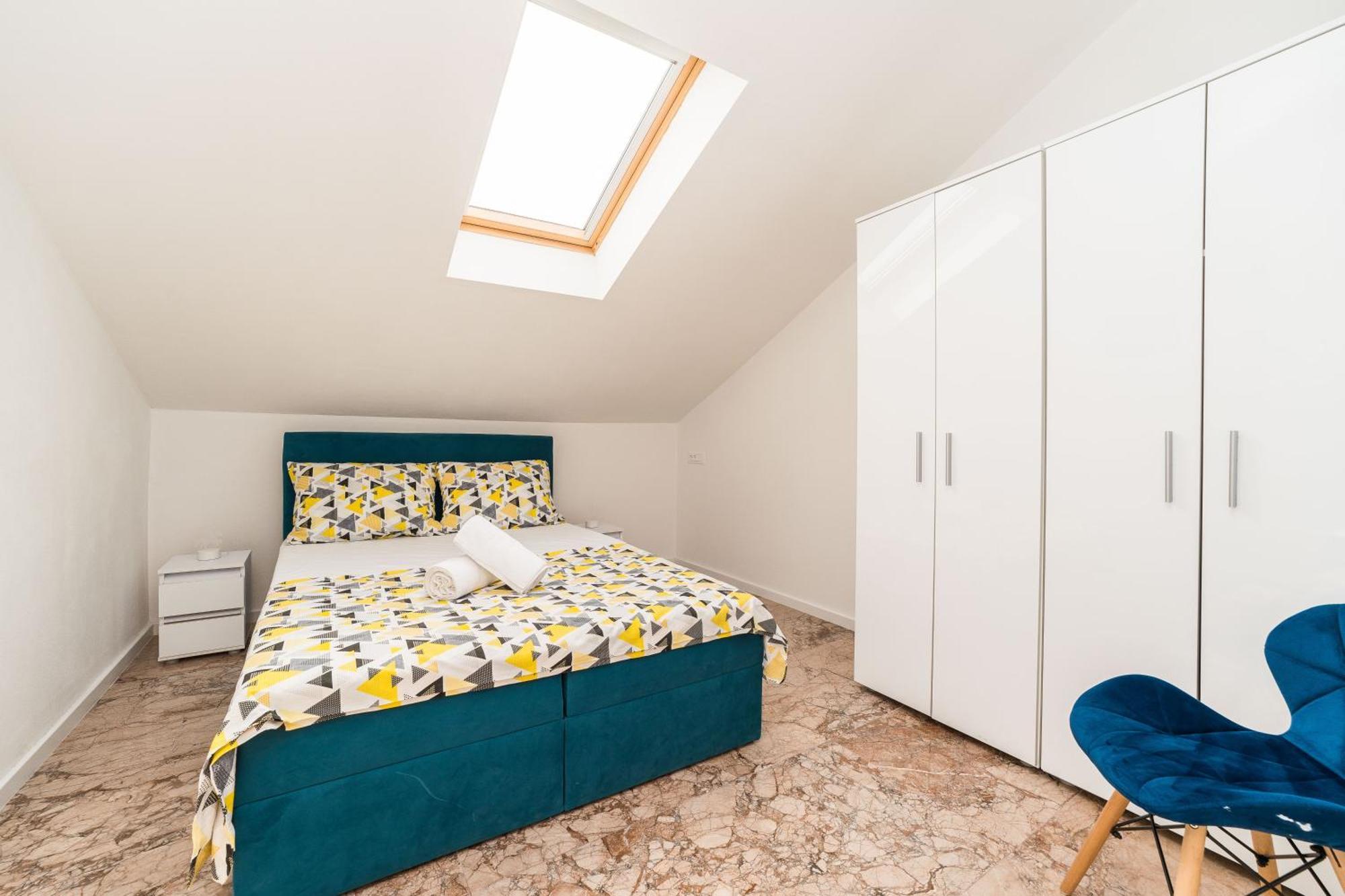 Apartment House Dominik *